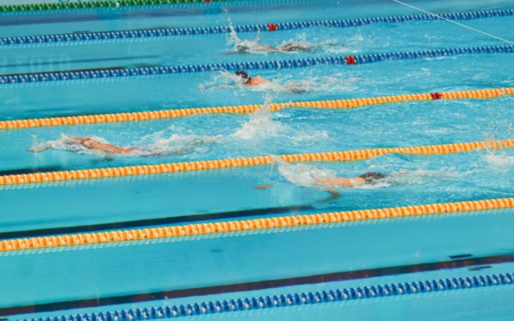 Perché il nuoto migliora la produttività dei professionisti digitali