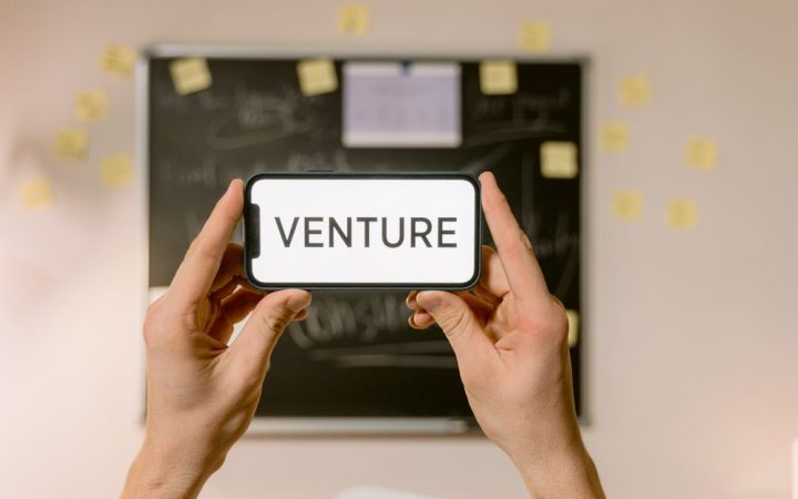 Vishal Sikka lancia startup per rivoluzionare servizi IT