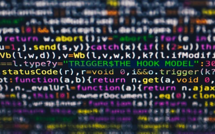 Divieto Alibaba uso Claude Code: cosa rivela davvero la decisione del colosso tech cinese