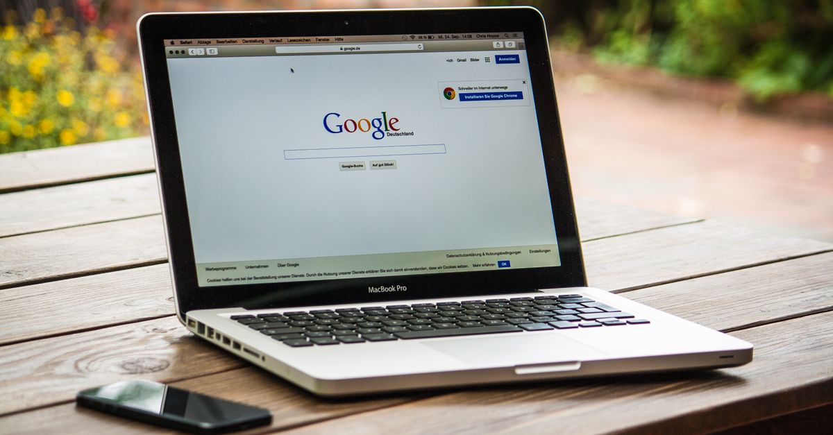 Google chiarisce come funziona la priorità del primo link interno per la SEO