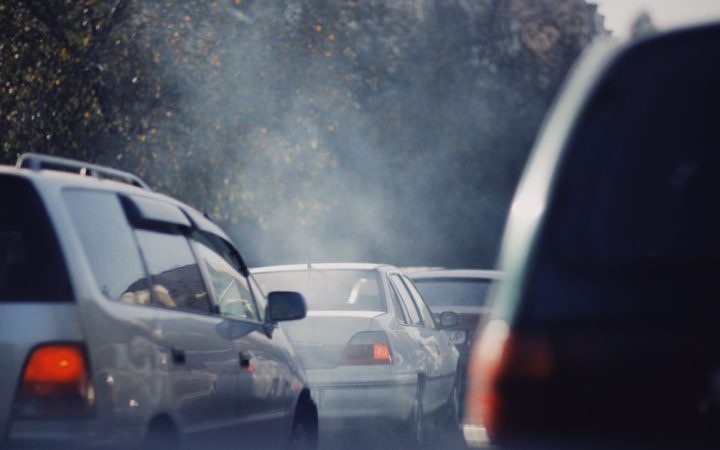 Sentenza su grandi case auto per dispositivi emissioni truccate: nuove regole per l’industria