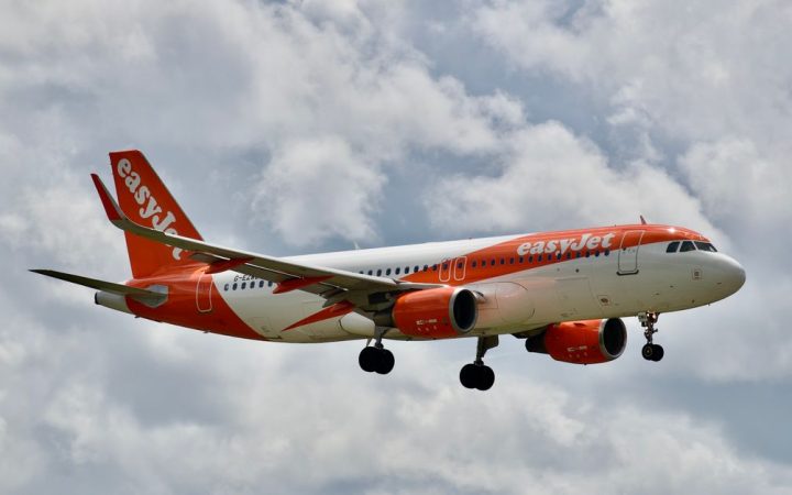 Aumenti tariffe parcheggio aeroporti UK: impatti e scenari al 2026