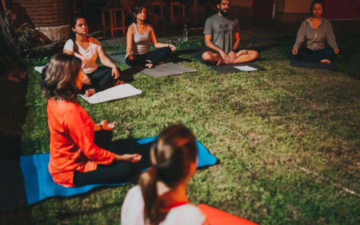Yoga mirato per gestire ansia nei professionisti digitali