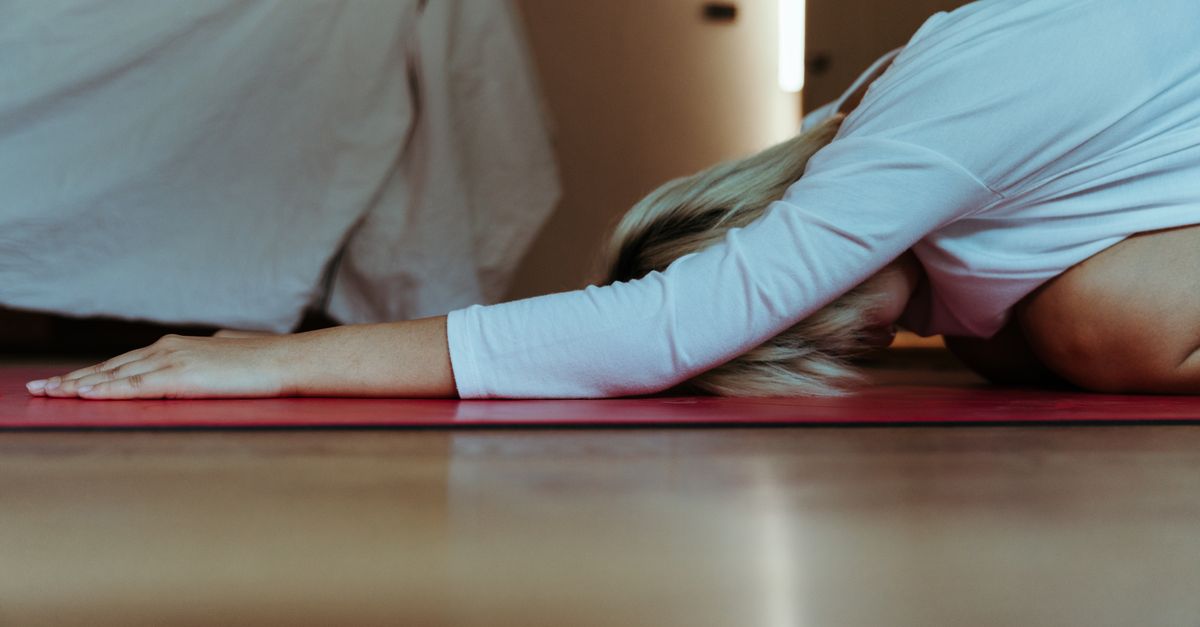yoga per ridurre lo stress digitale