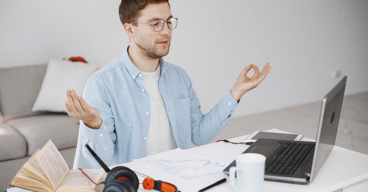 Mindfulness avanzata per freelance digitali: esercizi pratici che potenziano il lavoro remoto