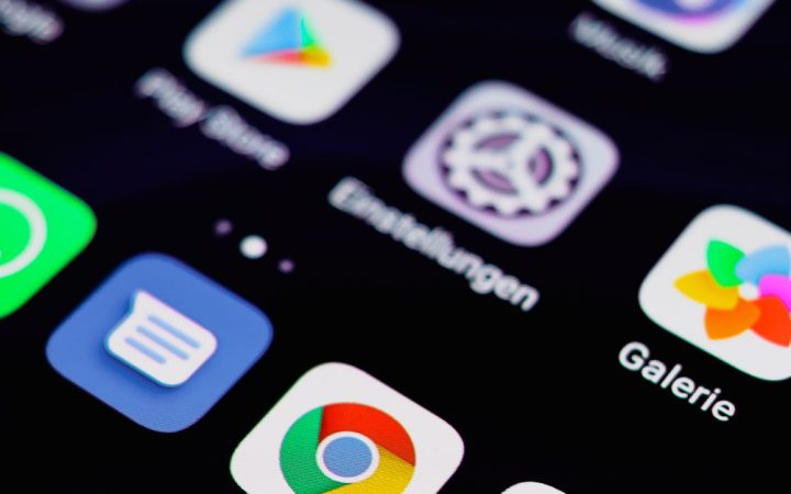 Grindr punta a diventare app tuttofare per gay: il nuovo orizzonte tra matchmaking e servizi di sanità