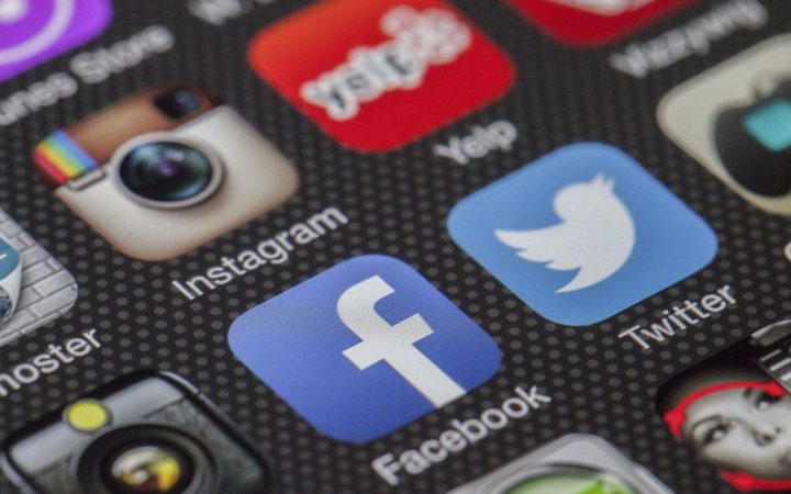 Hank Green: i rischi di un uso non sano dell’AI