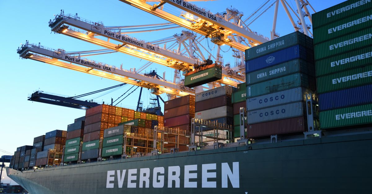 USA vieta import alcol e moto canadesi: guerra commerciale 2026
