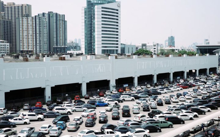 Industria auto europea in crisi: guerra e rilancio industriale