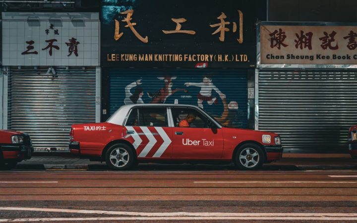 Uber lancia i primi robotaxi commerciali a Londra nel 2026: il futuro della mobilità urbana parte qui