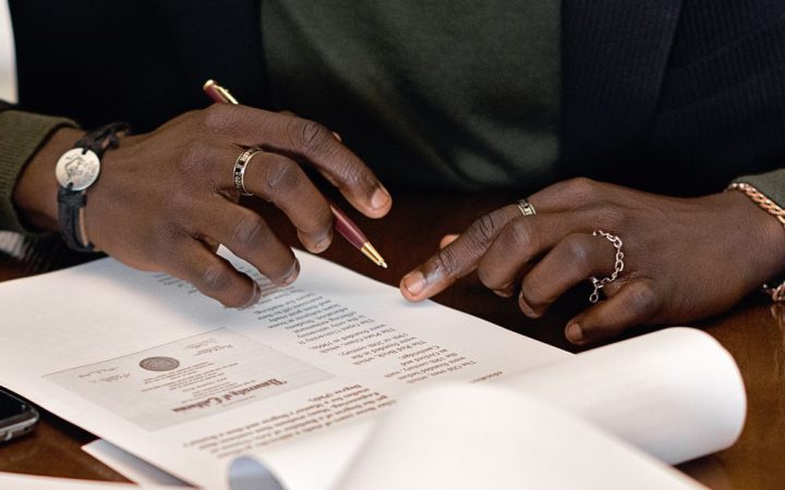 Oura fa causa a Ultrahuman per brevetti smart ring: la nuova sfida nel mercato health tech