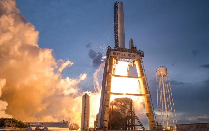 SpaceX e Tesla formano comitati per valutare mega-fusione