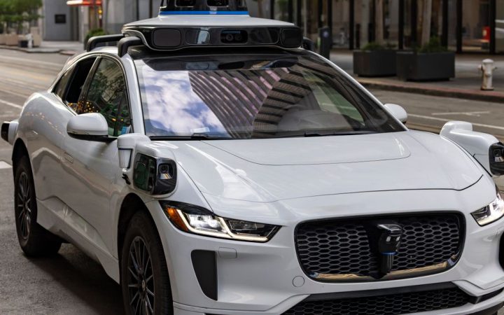 Robotaxi in California: multe agli operatori per l’ostruzione dei soccorsi