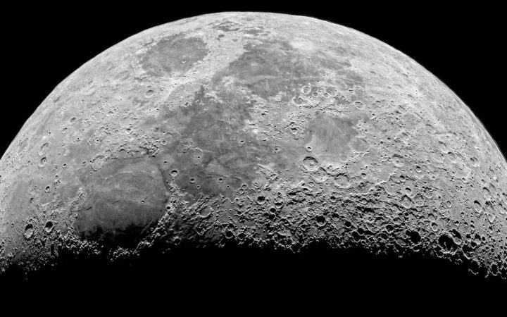 Scoperte recenti sui crateri lunari per basi spaziali future